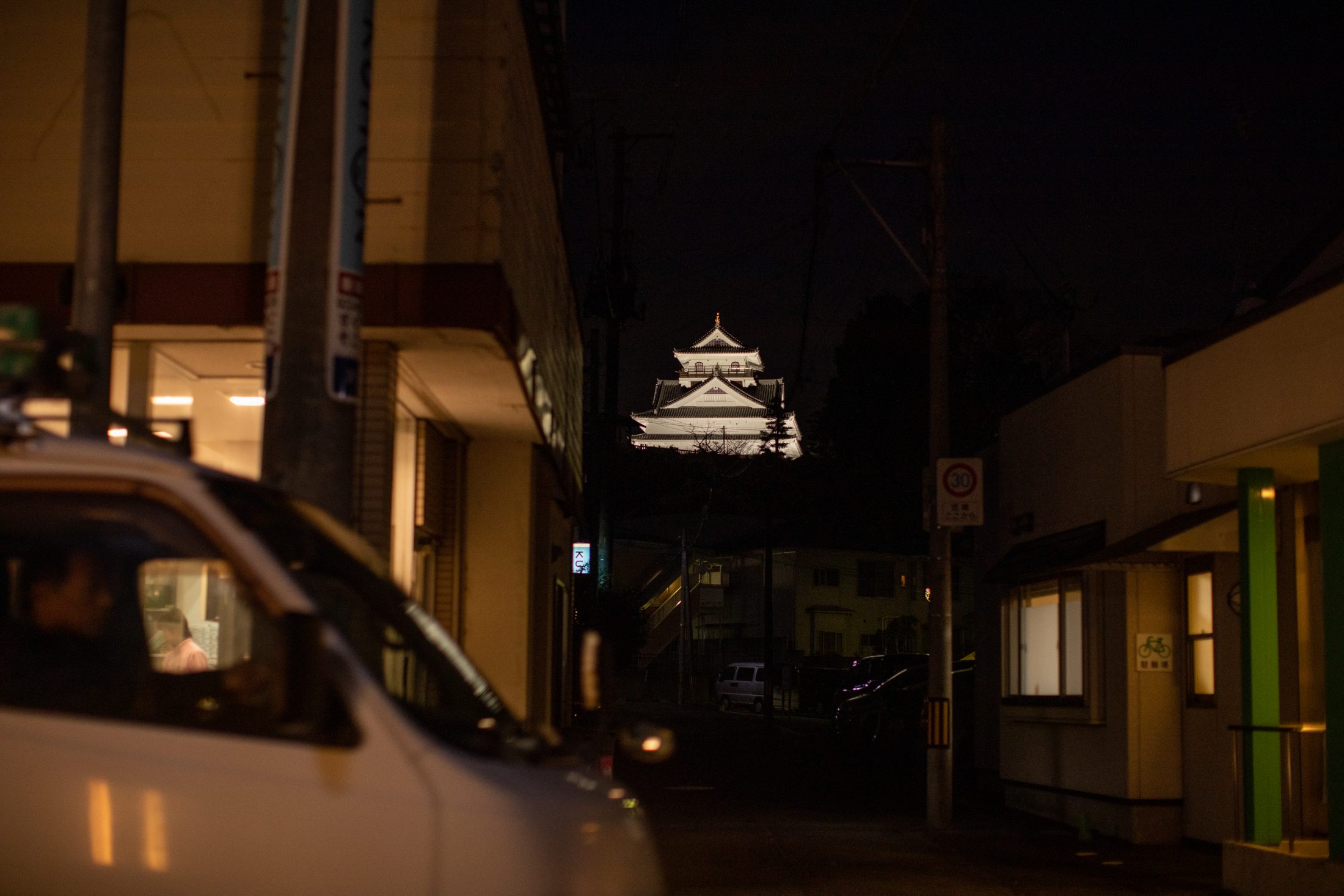 娯楽と欲望の町を見つめて