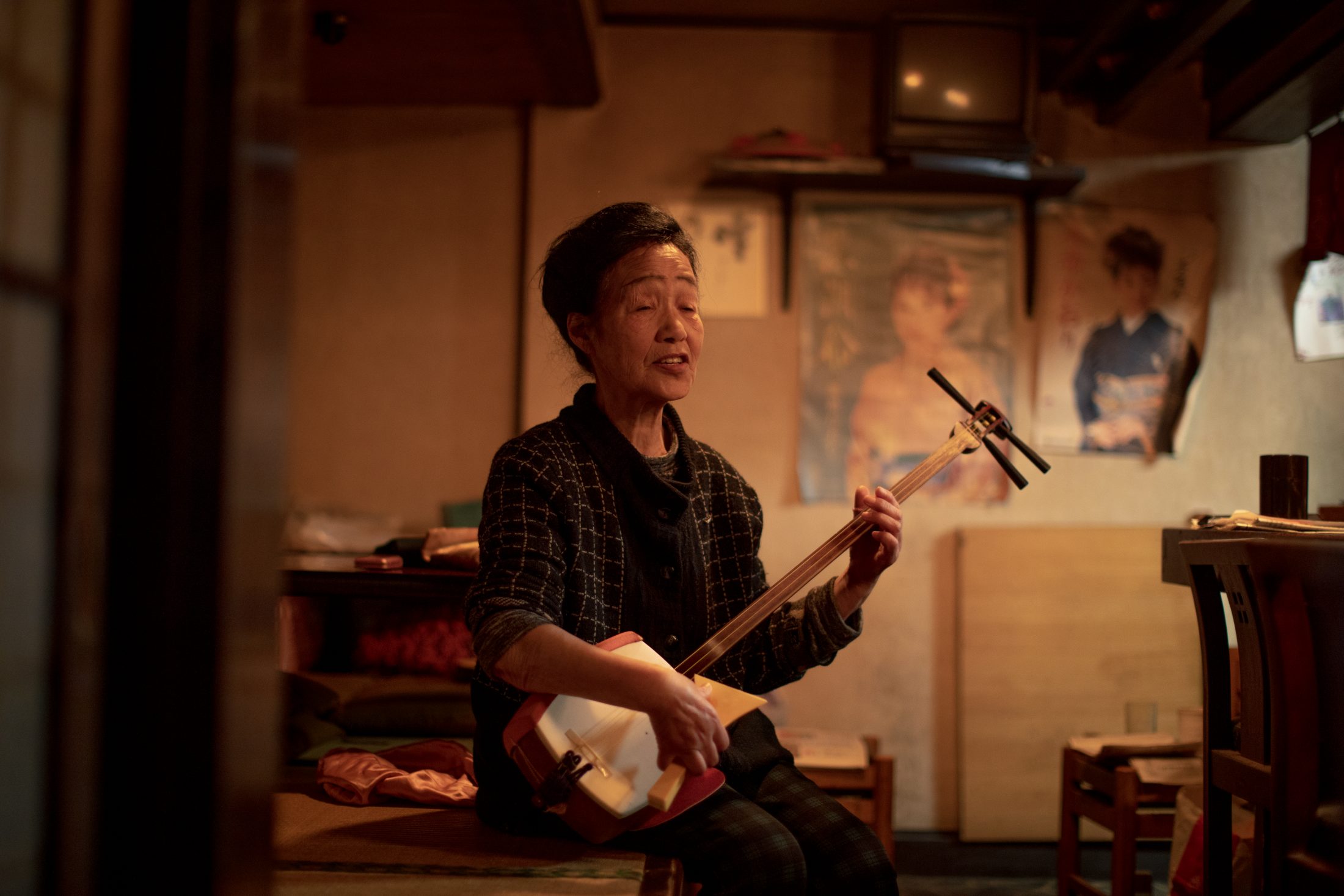 娯楽と欲望の町を見つめて