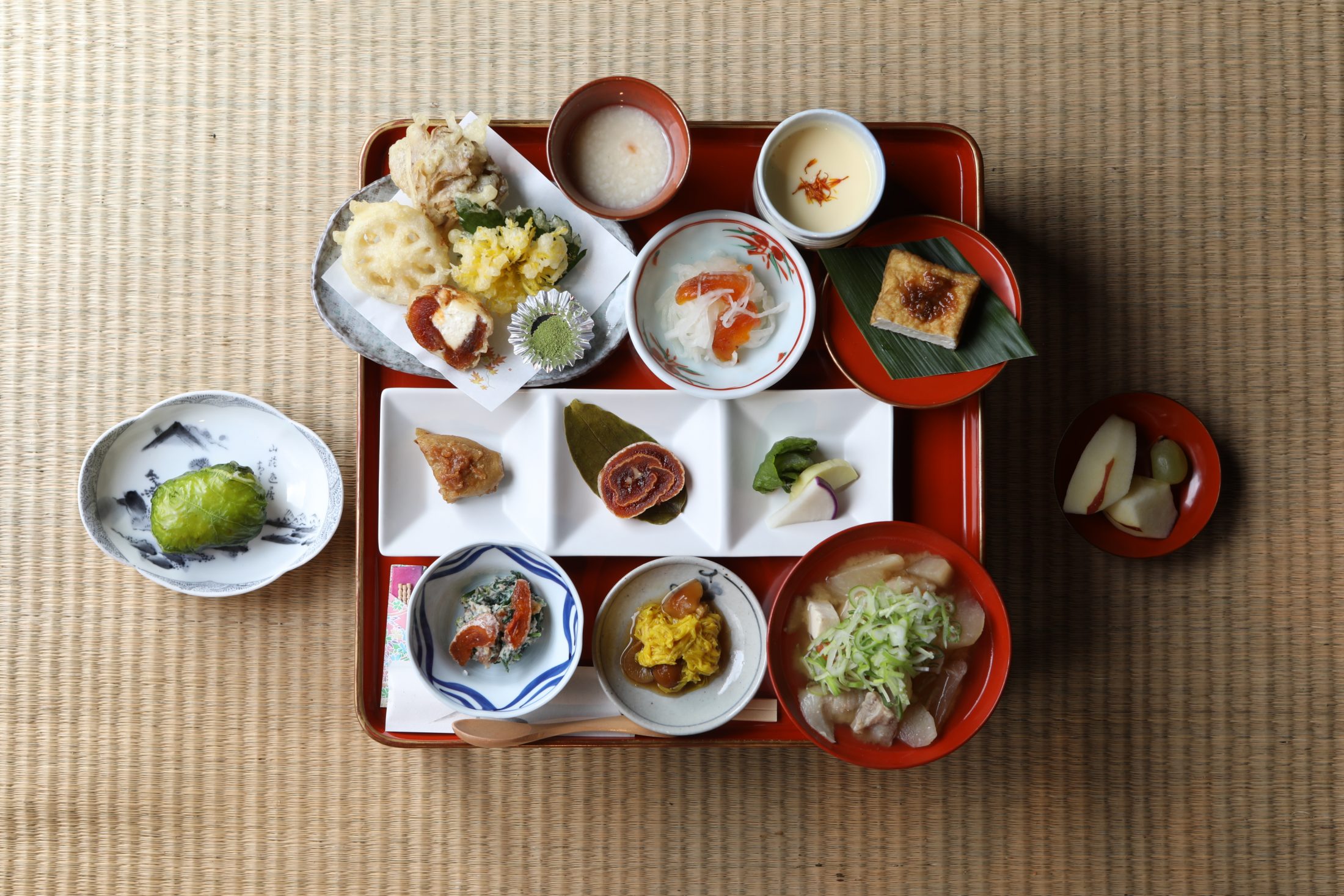 ばあちゃんずくらぶのおもてなし御膳